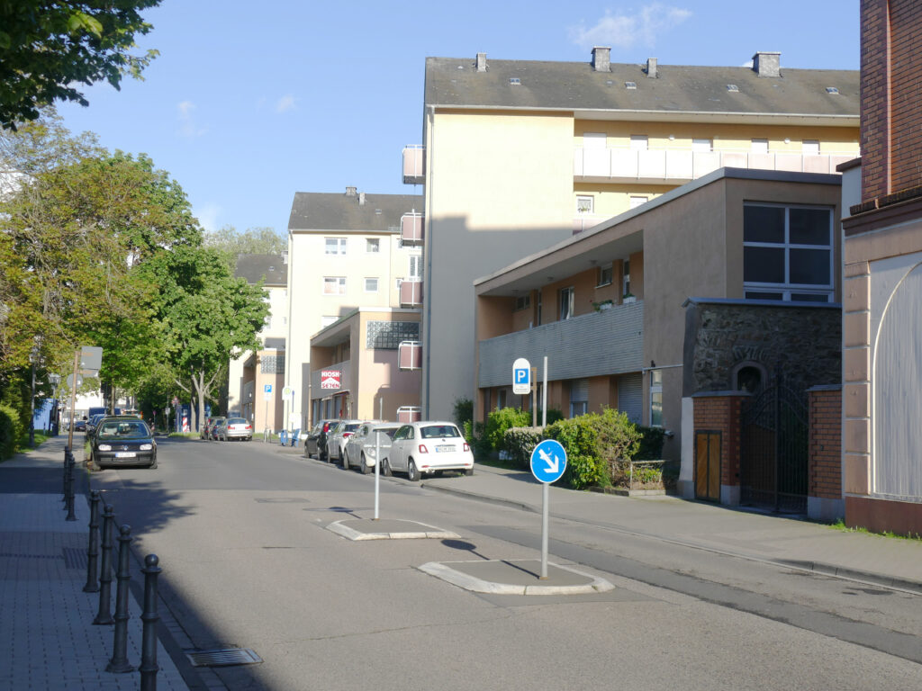 Die Straße "Am Alten Hospital" ist kein historischer Straßenzug. Sie ist das Ergebnis des "Durchbruchs" Danne im Zuge der Altstadtsanierung.