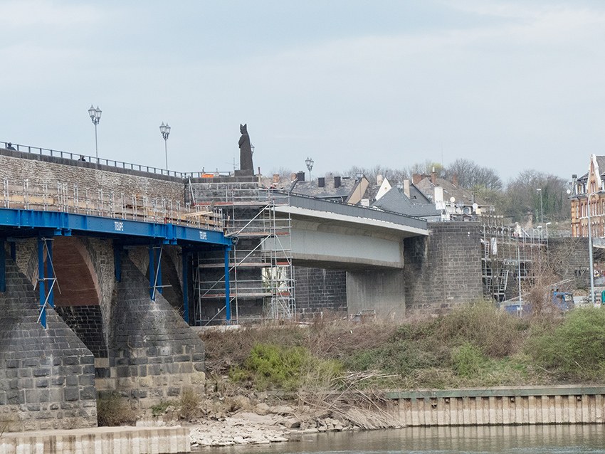 Die Balduinbrücke während der jüngsten großen Sanierungsmaßnahme. Das Foto entstand im März 2014.