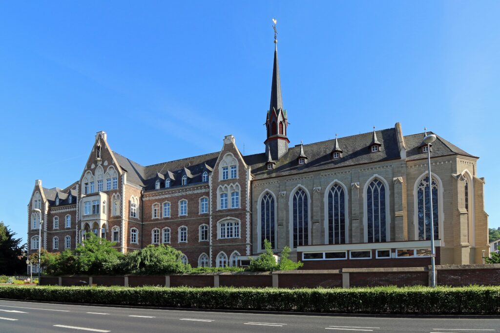 Das Brüderhaus St. Josef (2015). Foto: Holger Weinandt/Wikipedia CC BY-SA 3.0 de.
