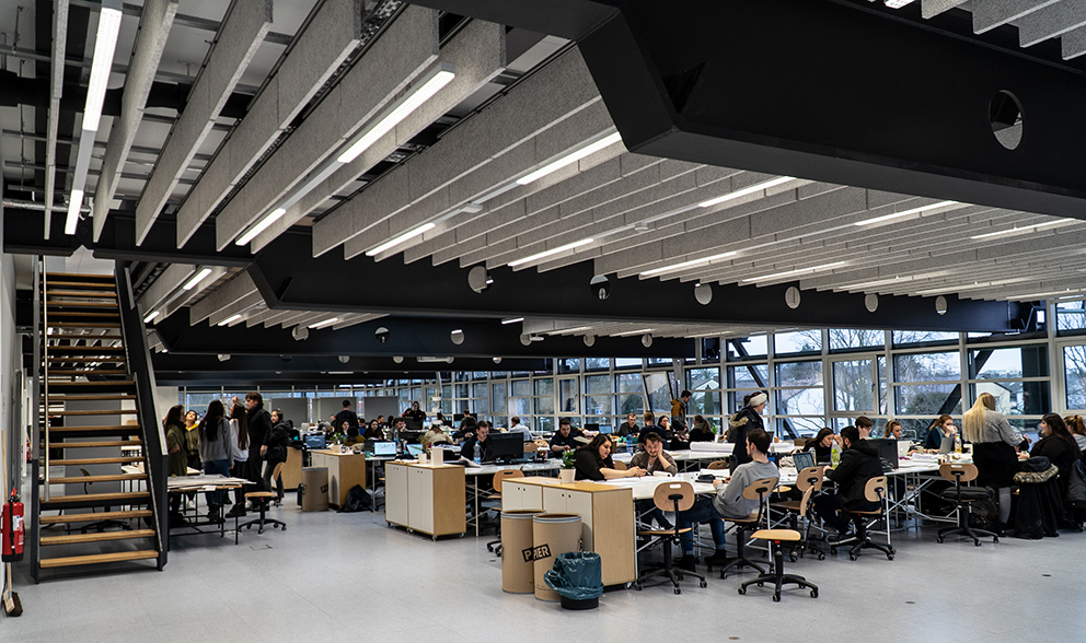 Blick in den Erweiterungsbau der Hochschule Koblenz, Campus Karthause (2020).