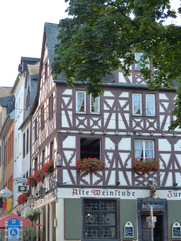 Florinsmarkt 6, Weinhaus Hubertus.