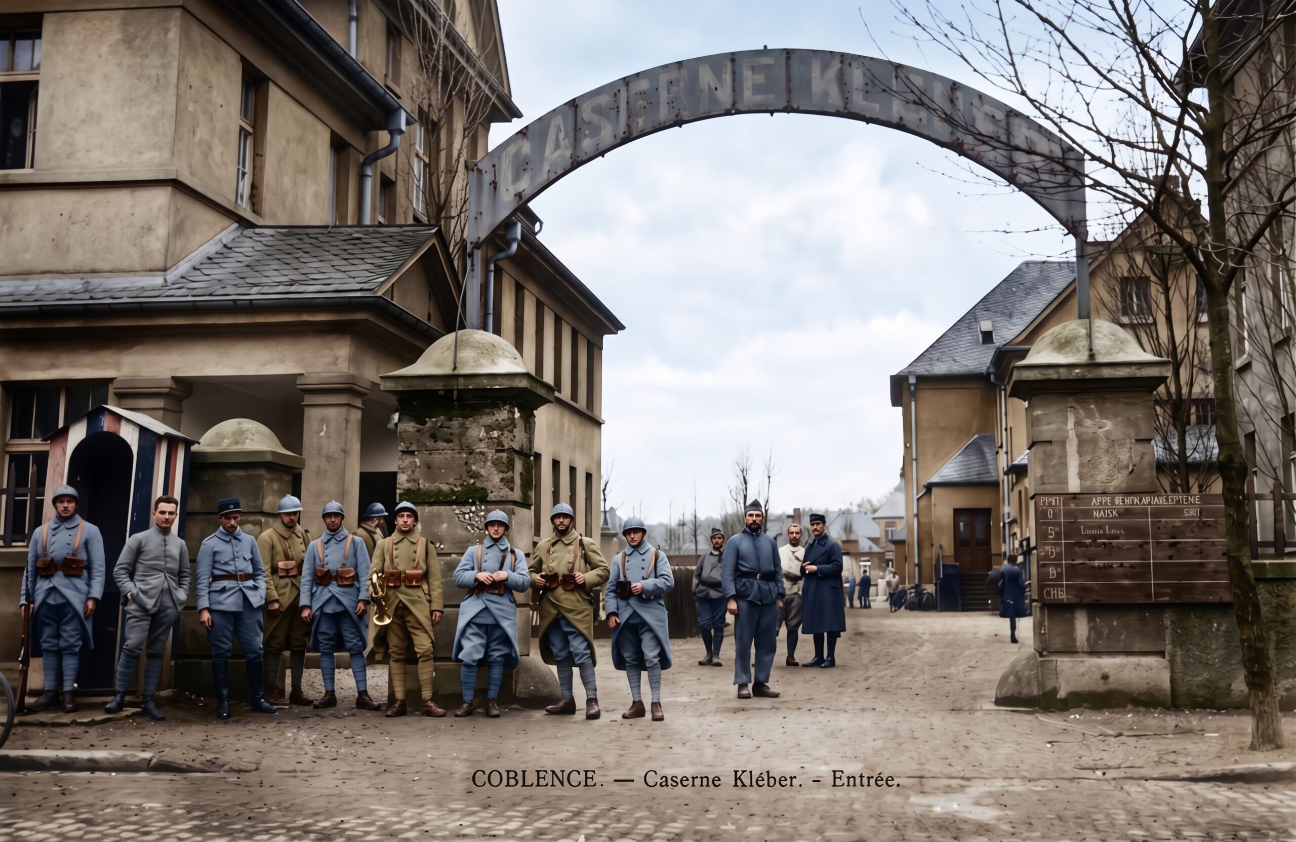Auch wenn die Separatisten ihr Ziel nicht erreichten, blieb Koblenz gemäß der Bestimmungen des Versailler Vertrags besetzt. 1923 hatten französische Soldaten die US-Einheiten abgelöst. Das Foto zeigt französische Soldaten vor der Caserne Klèber (städtische Kaserne III) in der Steinstraße.