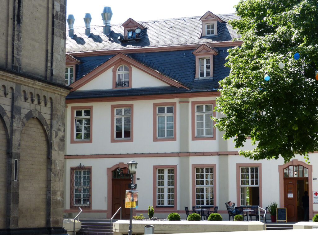 Rückseite des Hauses Am Plan 11, postalisch An der Moselbrücke 20.