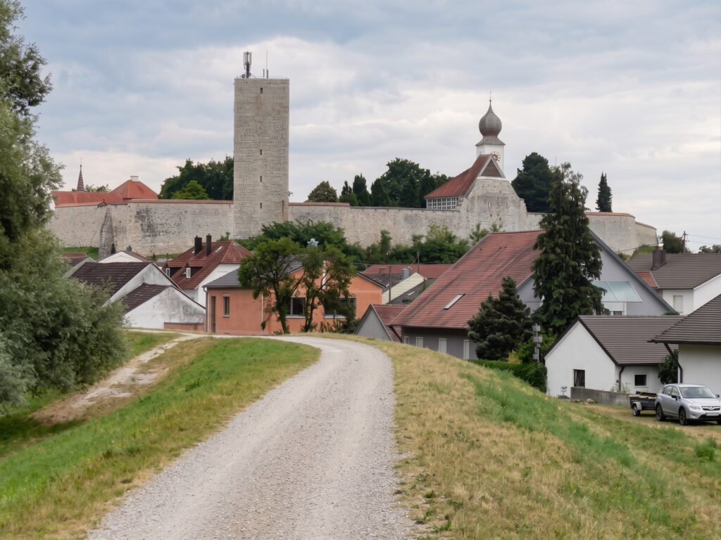 Auf den letzten Metern des Prologs. Vohburg ist nahe.