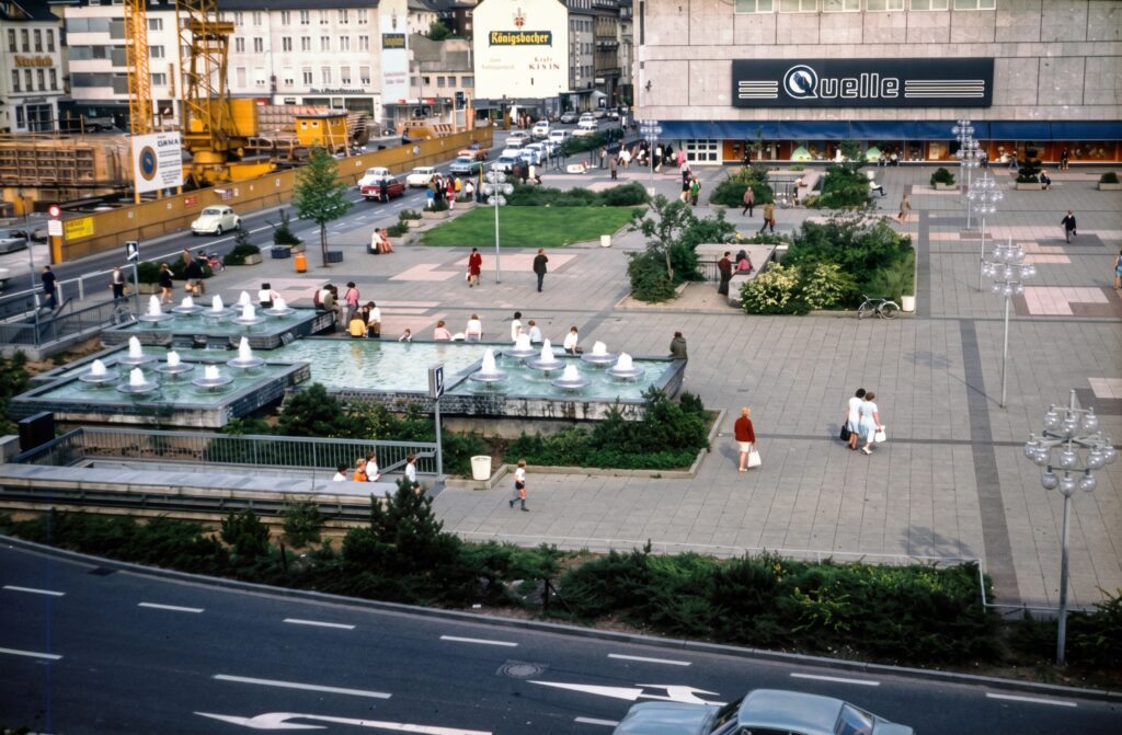 Der Zentralplatz und die GEWA-Baustelle im Mai 1972. Foto: Helmut Paasche.