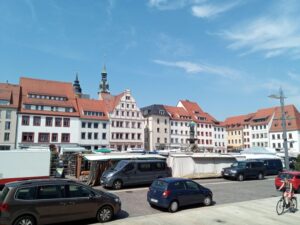 Markt in Freiberg. Die Stadt hat eine alte Bergbautradition ist heute Standort der TU Bergakademie Freiberg.