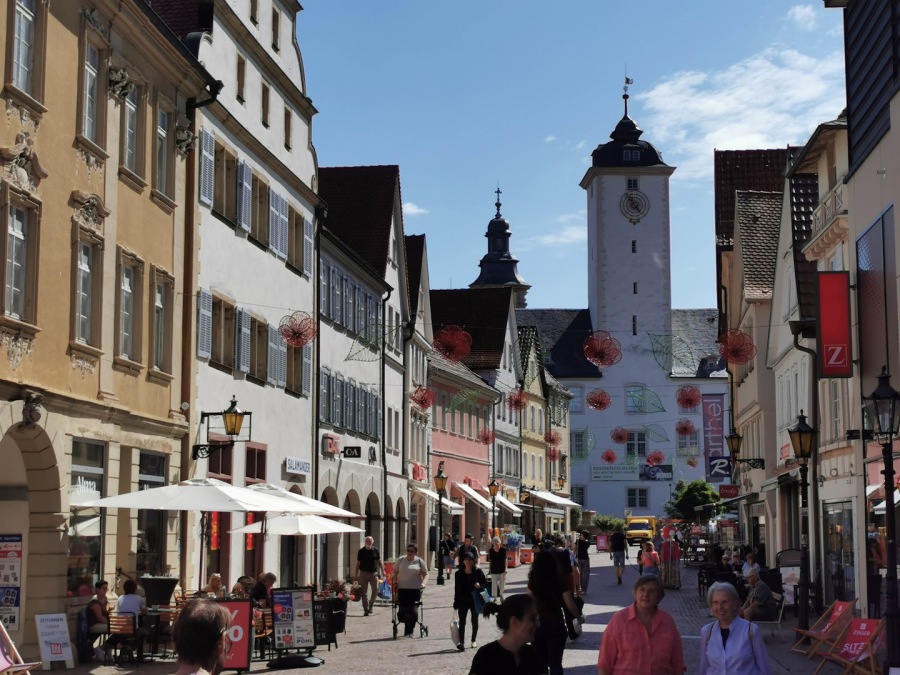 Bad Mergentheim. Im Hintergrund das Schloss