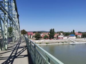 Blick von der Maria-Valeria-Brücke auf Štúrovo